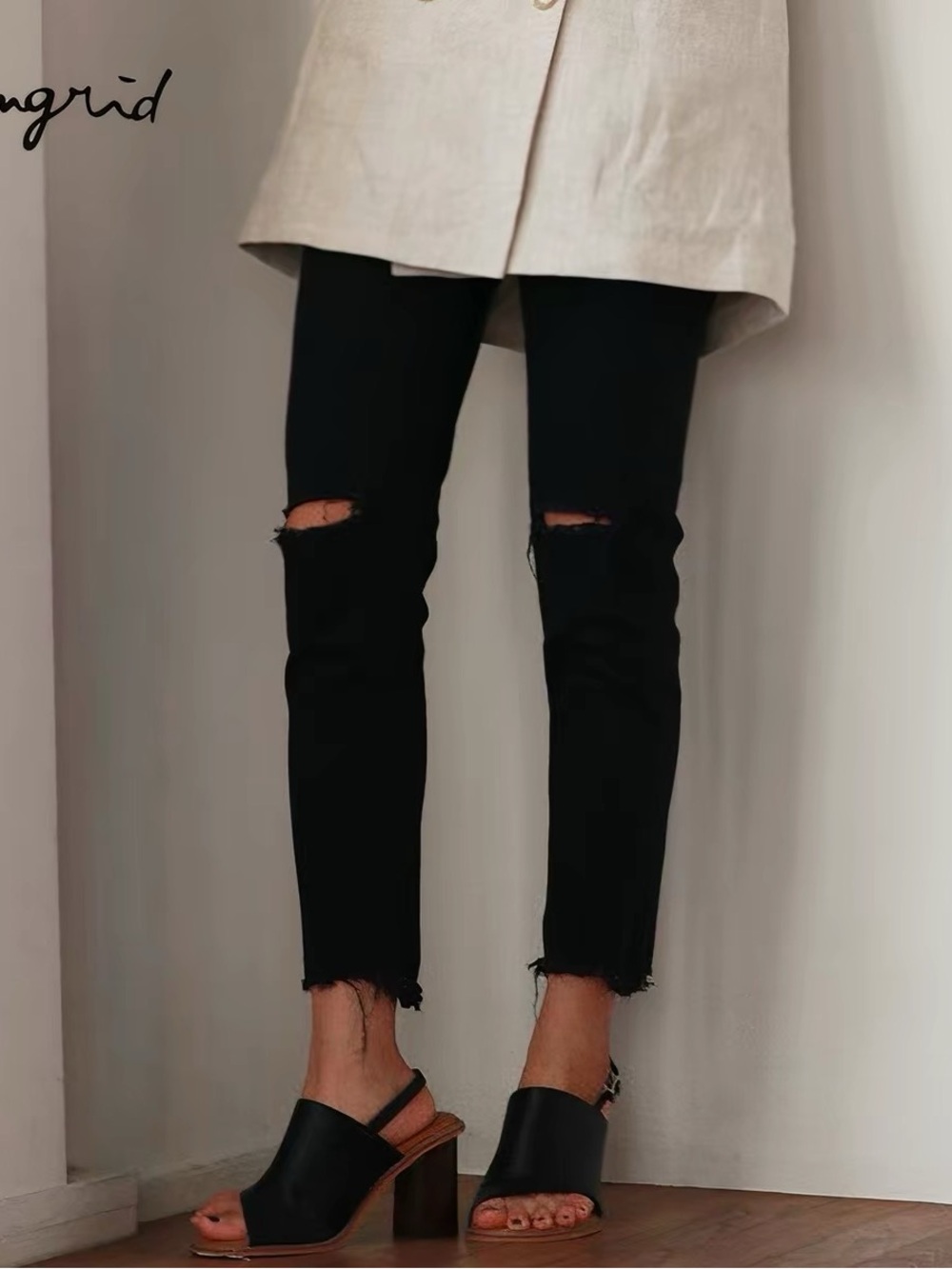 NWT Japanese Fashion Black Distressed Skinny Jeans